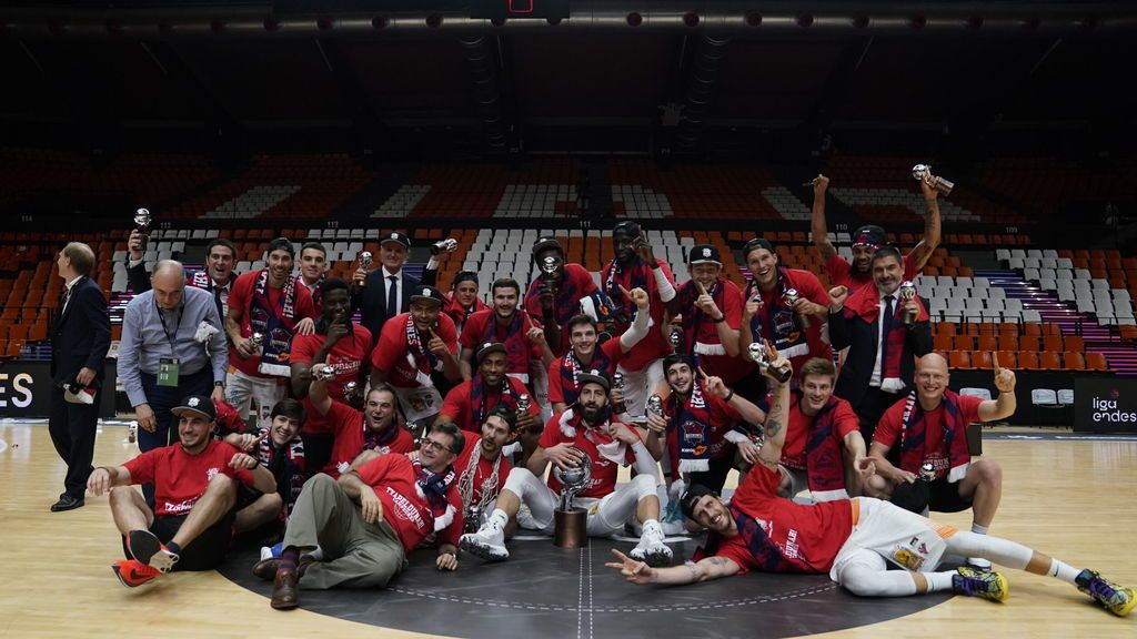 El Baskonia, campeón de la Liga Endesa tras ganar al Barça de Mirotic