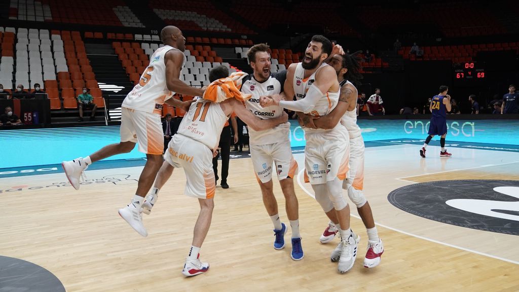 El Baskonia celebra el título de la ACB