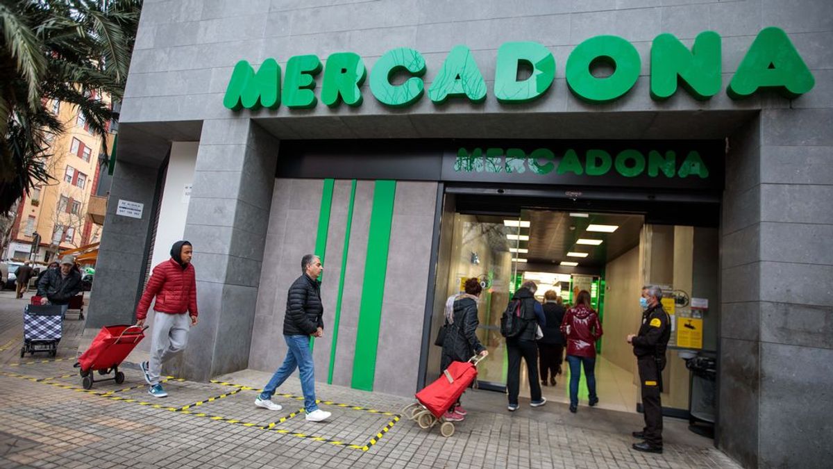 Mercadona instala en sus tiendas un sistema de detección de personas con orden de alejamiento Mercadona instala en sus tiendas un sistema de detección de personas con orden de alejamiento