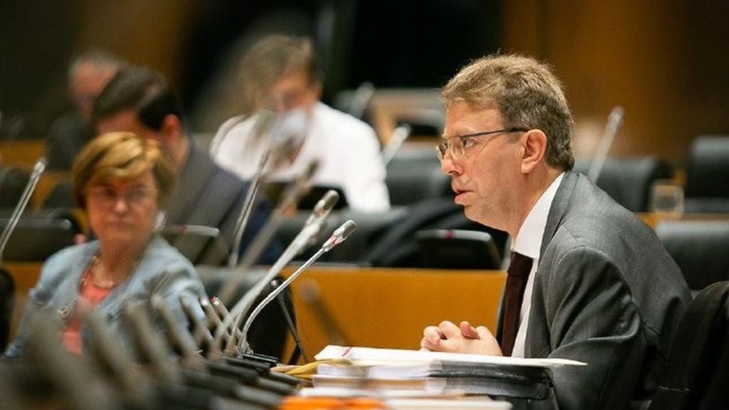 Un error de Podemos incorpora la 'mochila austriaca' a las recetas para la reconstrucción Un error de Podemos incorpora la 'mochila austriaca' a las recetas para la reconstrucción
