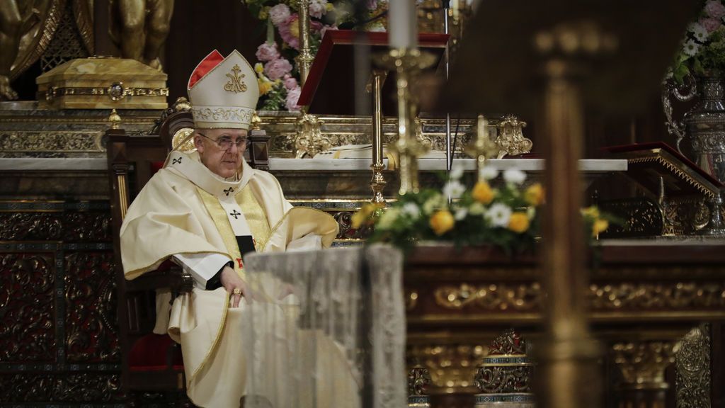 Los obispos celebran el lunes una misa funeral en la Almudena por las víctimas de la pandemia con la presencia de los Reyes Los obispos celebran el lunes una misa funeral en la Almudena por las víctimas de la pandemia con la presencia de los Reyes