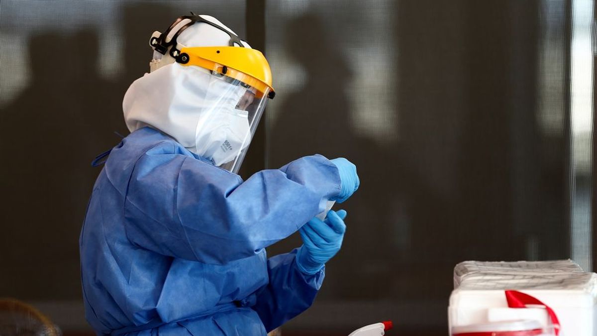 Vuelven a subir los contagios en España, con 174 casos, y se registran otras 17 muertes por COVID-19