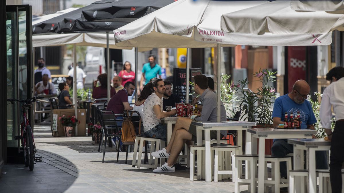 Fuerte rebote del sector servicios en junio con el fin del confinamiento Fuerte rebote del sector servicios en junio con el fin del confinamiento