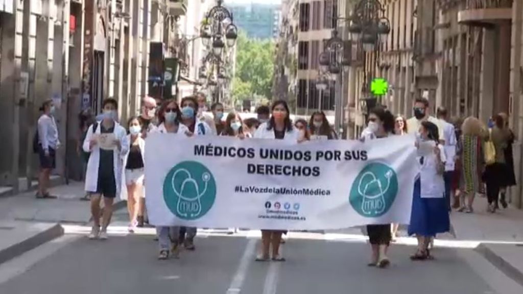 Los médicos salen a la calle en varias ciudades españolas contra la precariedad de la Sanidad