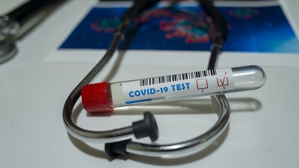 Sanidad alerta: "Precaución a los que han pasado la COVID, no sabemos si pueden volver a pasarla" Sanidad alerta: "Precaución a los que han pasado la COVID, no sabemos si pueden volver a pasarla"