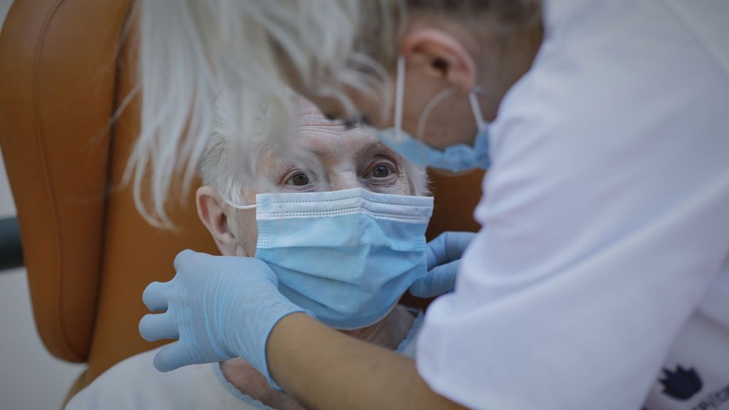 La esperanza de vida cae 2 años en Madrid a causa de la pandemia de COVID-19 La esperanza de vida cae 2 años en Madrid a causa de la pandemia de COVID-19