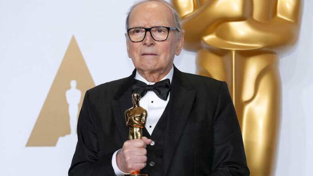 De Pedro Sánchez a J.A. Bayona: cineastas, políticos y famosos despiden al genio Morricone De Pedro Sánchez a J.A. Bayona: cineastas, políticos y famosos despiden al genio Morricone