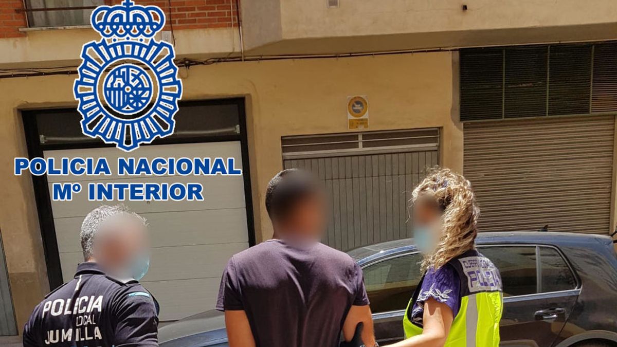 Detenidos dos hombres en Jumilla acusados de agredir sexualmente a una joven en una playa de Alicante