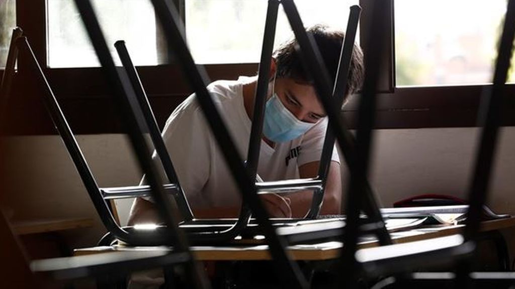 Una norma de EEUU forzaría a alumnos extranjeros con clases en línea a dejar el país al no concederles los visados Una norma de EEUU forzaría a alumnos extranjeros con clases en línea a dejar el país al no concederles los visados