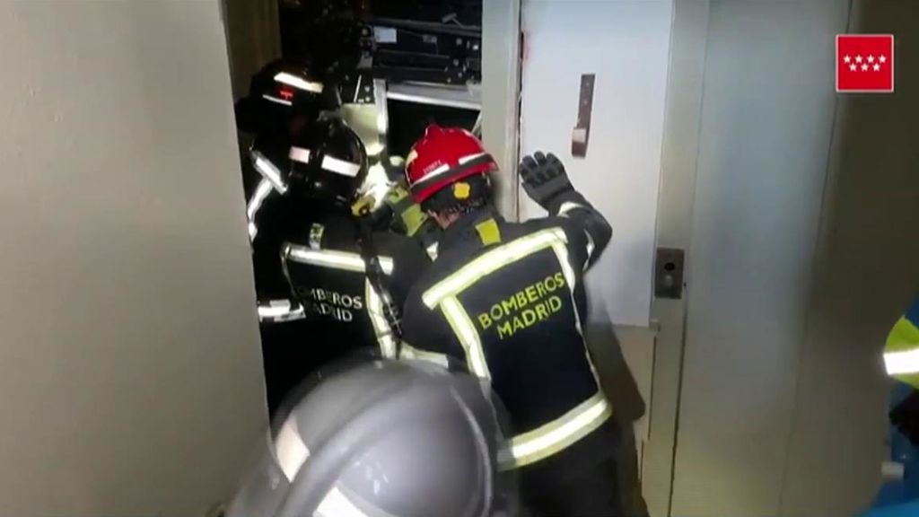 Dos obreros heridos al un ascensor en Carabanchel- Telecinco