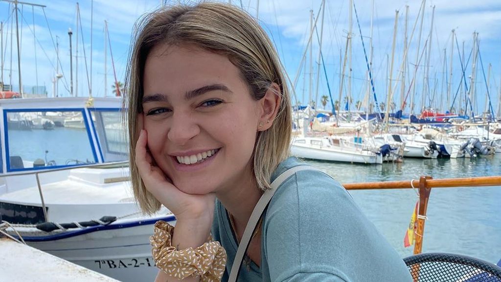 Laura Escanes posa en bikini tras su aumento de pecho y responde a las comentarios sobre su cuerpo: "Pero qué concepto tienes de rellenita"
