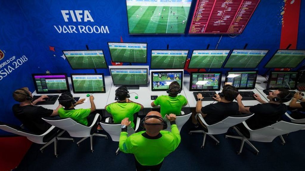 Interior de una sala de control del VAR
