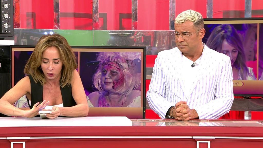 María Patiño desbloquea en directo a Terelu Campos de Whatsapp