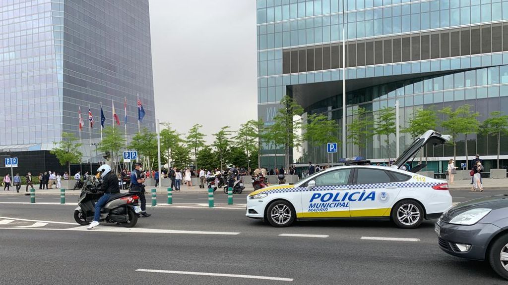Desalojado el quinto rascacielos de Madrid por un escape de gas Desalojado el quinto rascacielos de Madrid por un escape de gas