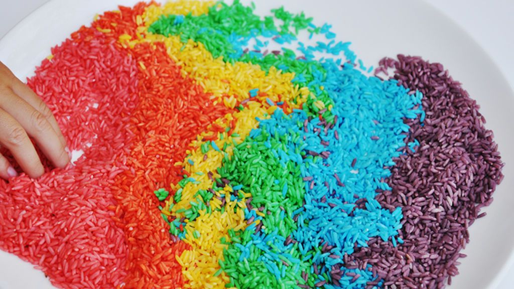 El arroz de colores es una gran opción para romper todas las expectativas.