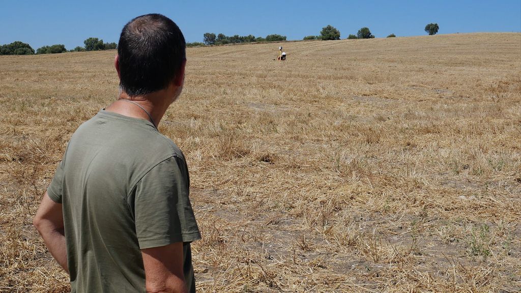 Lázaro Lagóstena observando el trabajo del LIDAR