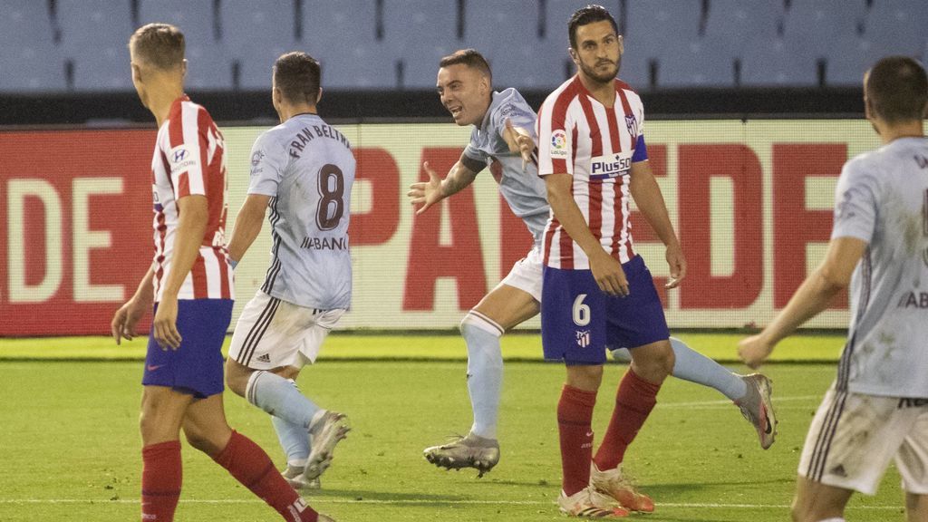 Fran Beltrán y Aspas celebran el gol ante Koke.