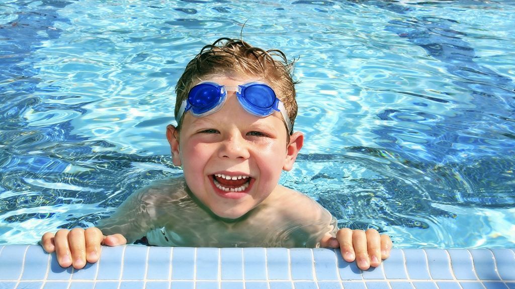 La otitis externa suele darse en los meses de verano, debido a la acumulación de humedad.