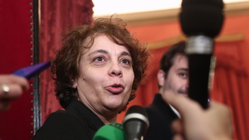 La vicepresidenta tercera del Congreso, Gloria Elizo, defiende en las redes la abdicación de Felipe VI La vicepresidenta tercera del Congreso, Gloria Elizo, defiende en las redes la abdicación de Felipe VI