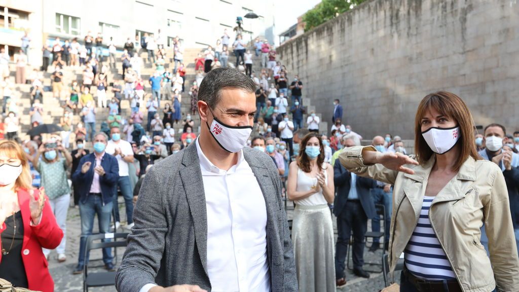 Pedro Sánchez arropa a Idoia Mendia en un acto electoral en Vitoria Pedro Sánchez arropa a Idoia Mendia en un acto electoral en Vitoria