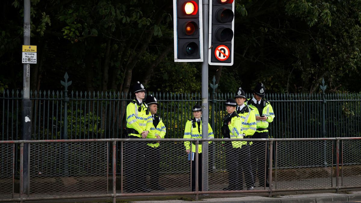 La policía de Liverpool (Reino Unido) dispara a una mujer que portaba un cuchillo por la calle