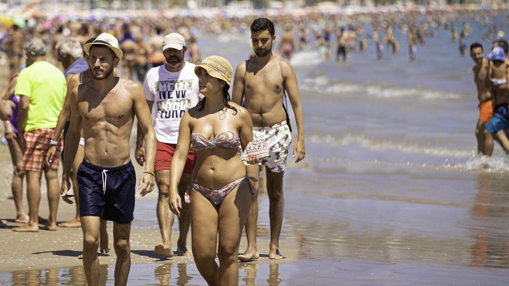 La playa de Cullera durante la temporada estival en julio del año pasado La playa de Cullera durante la temporada estival en julio del año pasado