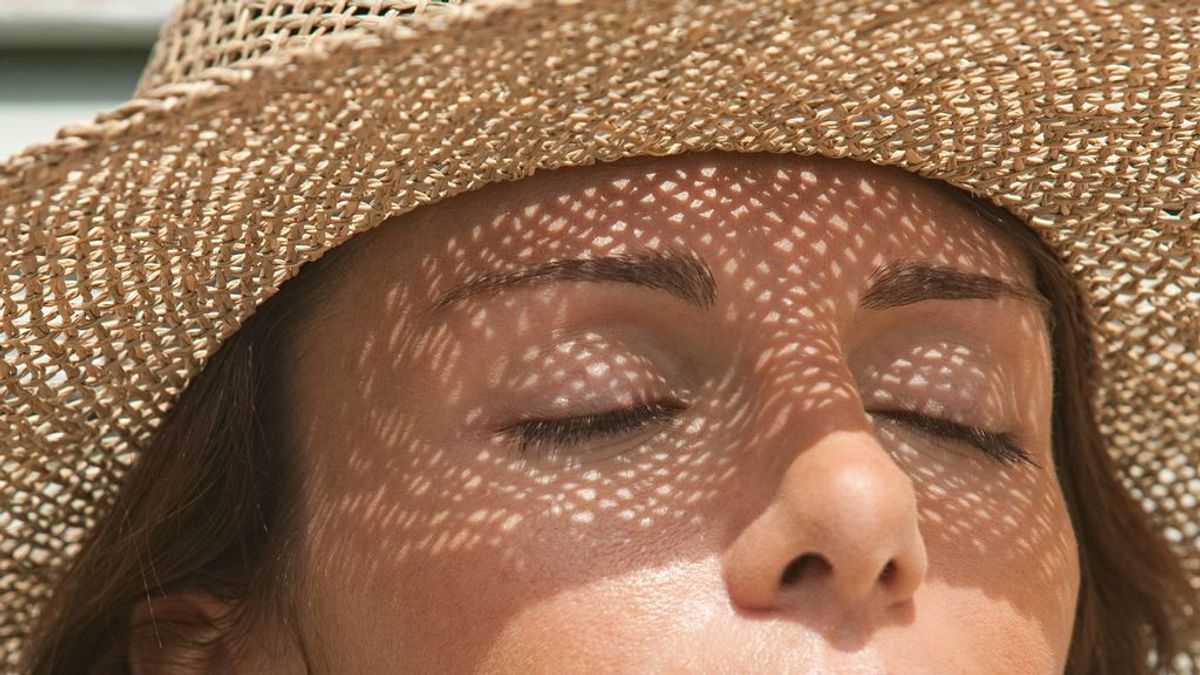 Con los rayos el sol, no solo tu piel sufre: expertos alertan de lesiones oculares importantes