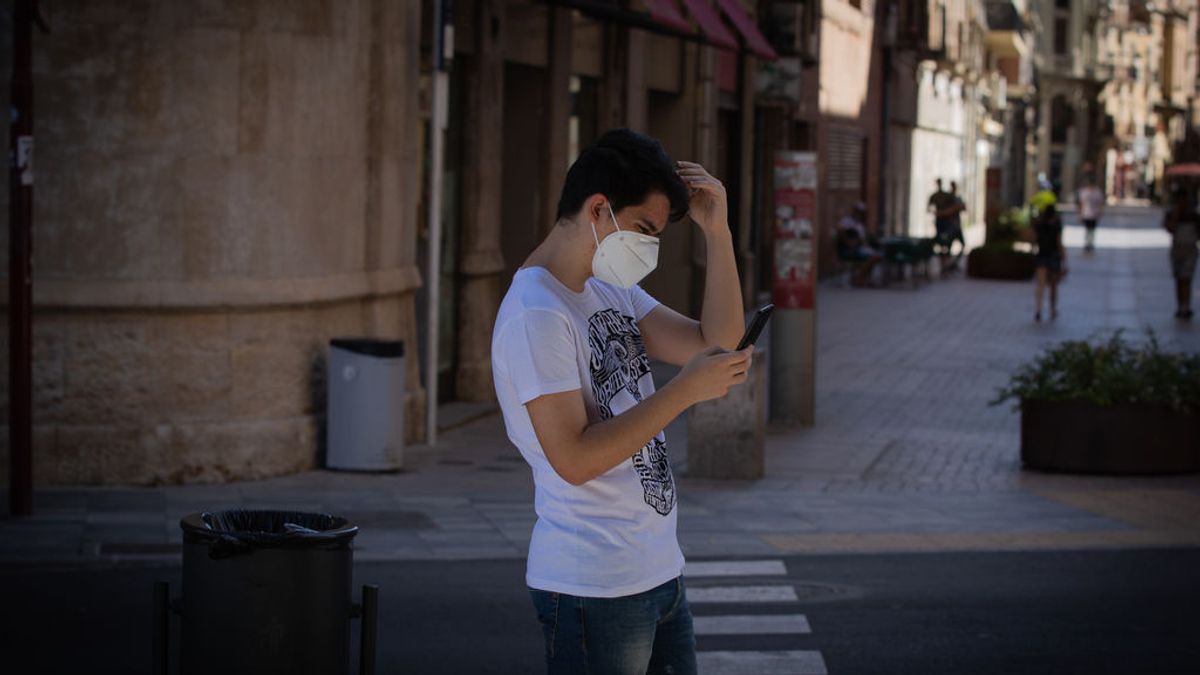 El calor atenúa el contagio de la COVID pero el factor humano está detrás de los nuevos brotes El calor atenúa el contagio de la COVID pero el factor humano está detrás de los nuevos brotes