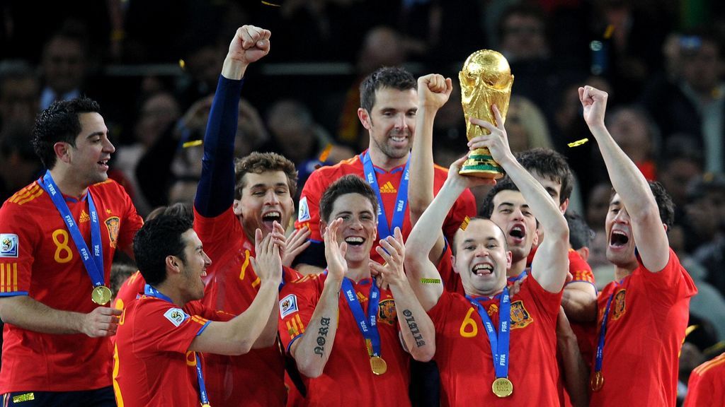 La Selección Española levanta la Copa del mundo