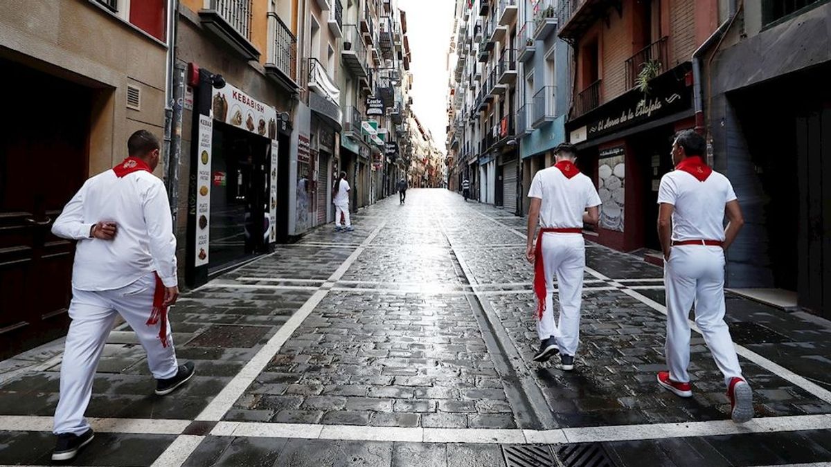 Pamplona registra un brote con ocho contagios relacionado con un almuerzo de Sanfermines Pamplona registra un brote con ocho contagios relacionado con un almuerzo de Sanfermines