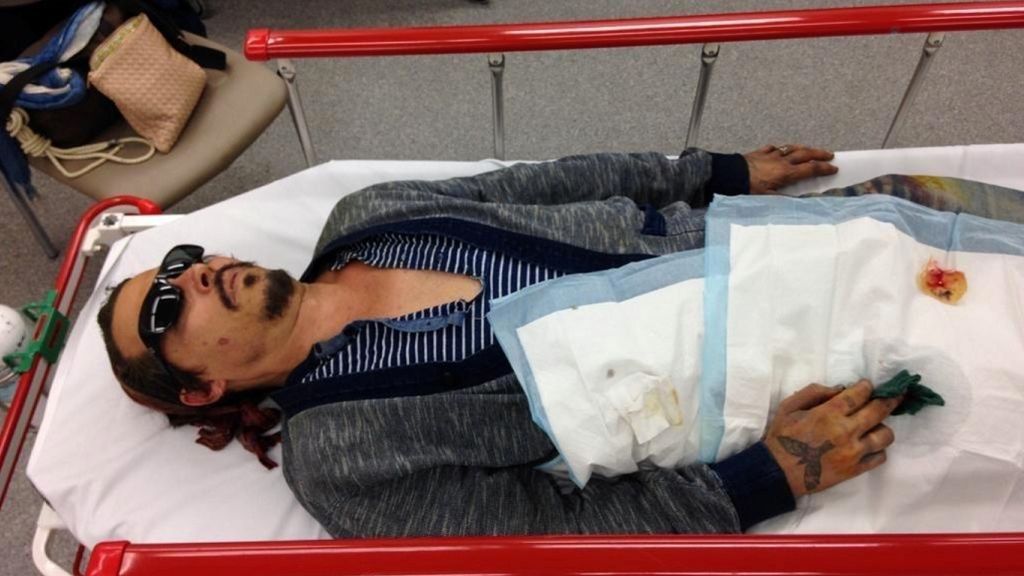 Johnny Depp, en una de las fotografías presentadas como prueba en su juicio con Amber Heard