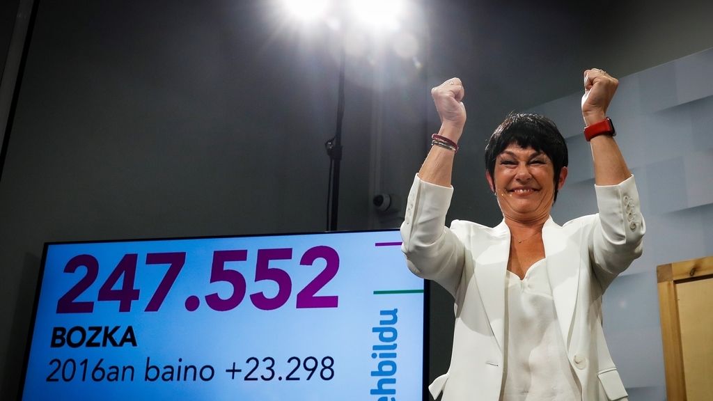 Noche electoral 12J: Feijóo consigue su cuarta mayoría absoluta y Urkullu mejora con tres escaños más, en imágenes