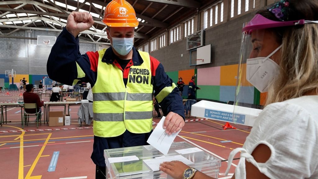 La estética electoral del 12J: vascos y gallegos acuden a las urnas en la nueva normalidad, en imágenes