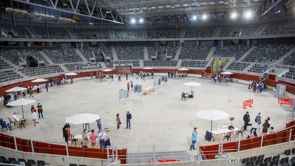 La estética electoral del 12J: vascos y gallegos acuden a las urnas en la nueva normalidad, en imágenes