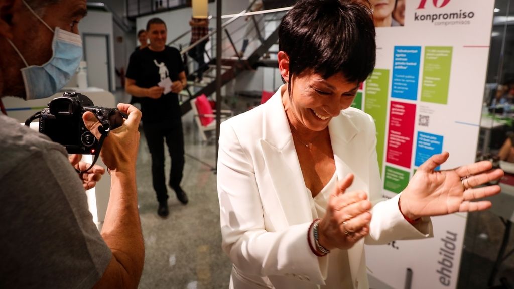 Noche electoral 12J: Feijóo consigue su cuarta mayoría absoluta y Urkullu mejora con tres escaños más, en imágenes