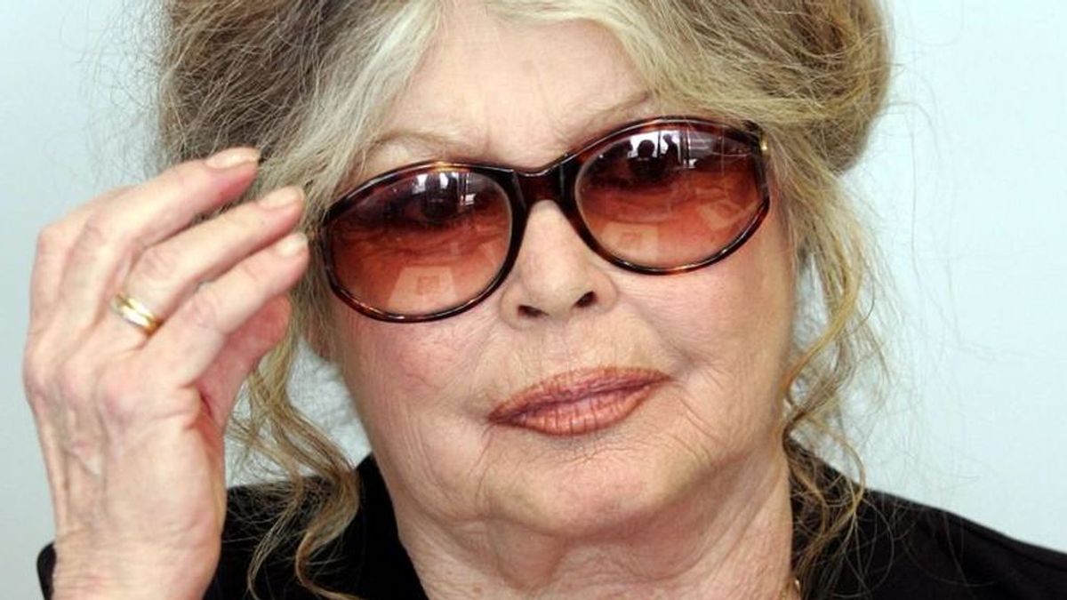 Brigitte Bardot, furiosa con el Gobierno francés: "Son unos cobardes sin pelotas"