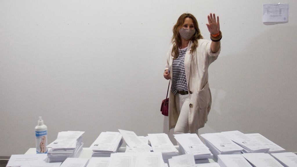 La estética electoral del 12J: vascos y gallegos acuden a las urnas en la nueva normalidad, en imágenes