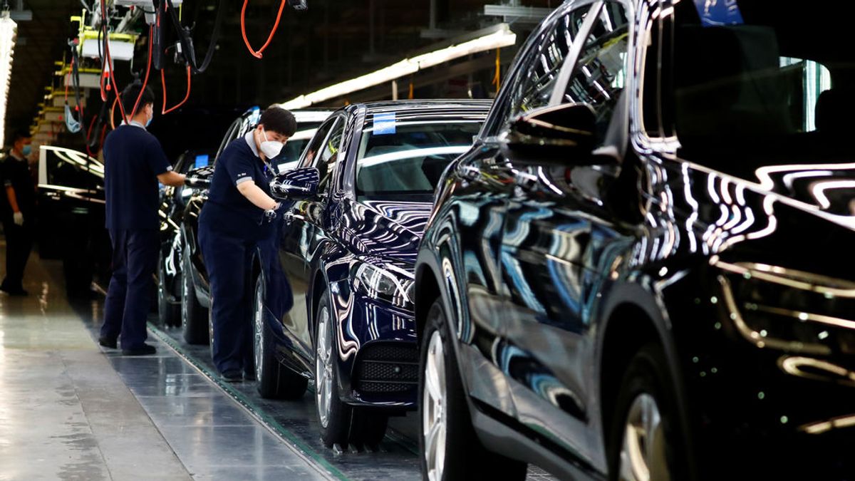 El grupo automovilístico alemán Daimler planea el recorte de más de 15.000 empleos