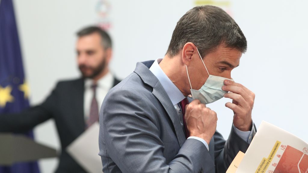 La COVID pasa factura al Gobierno de Sánchez mientras los sanitarios y el Ejército aumentan su 'popularidad' La COVID pasa factura al Gobierno de Sánchez mientras los sanitarios y el Ejército aumentan su 'popularidad'