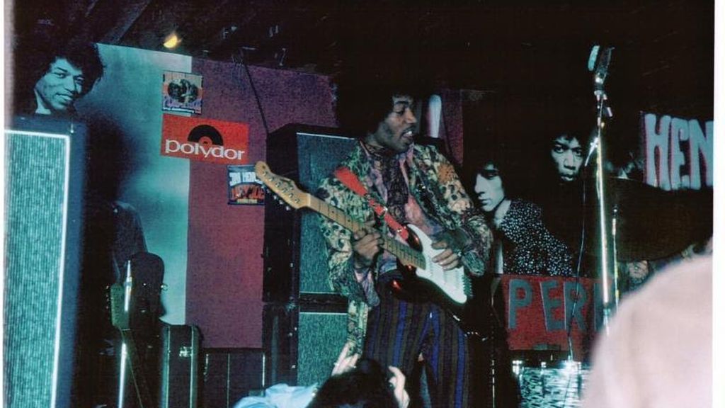 La camisa de flores estampadas de Jimi Hendrix