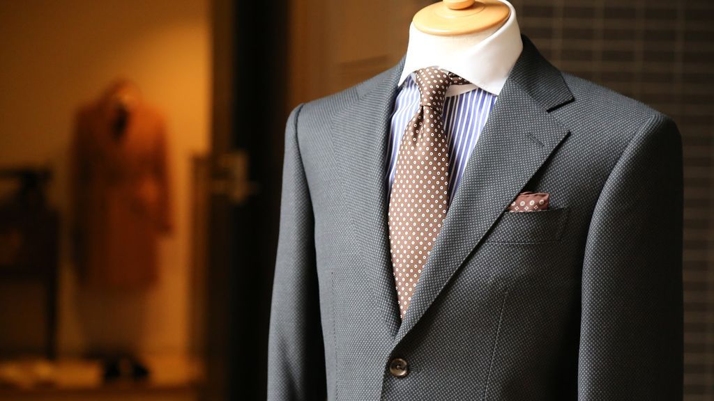 3 trucos para saber tu talla de traje exacta.