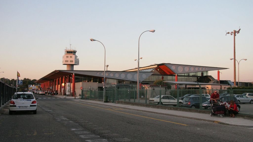 Doce pasajeros de un vuelo Madrid-Vigo del sábado, en aislamiento por un positivo Doce pasajeros de un vuelo Madrid-Vigo del sábado, en aislamiento por un positivo
