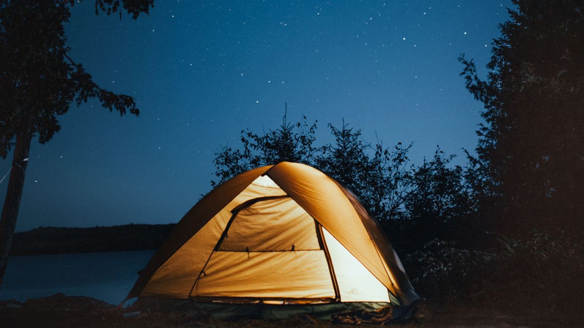 Acampar al aire libre puede suponer sanciones de hasta 6.000 euros Acampar al aire libre puede suponer sanciones de hasta 6.000 euros