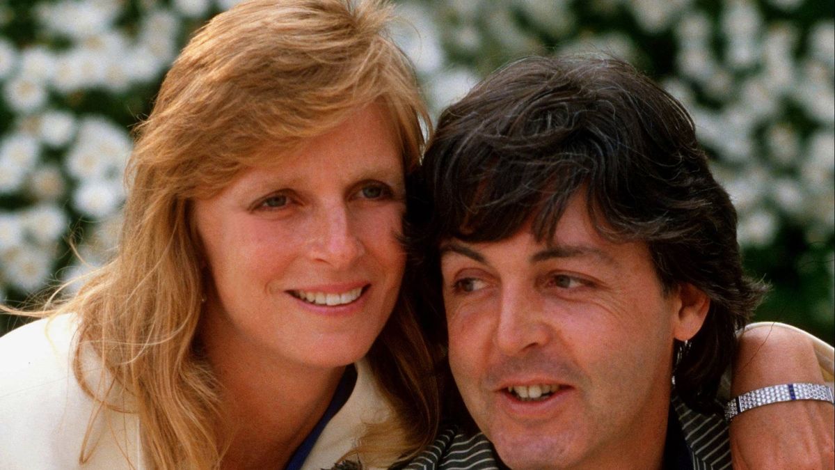 La historia de amor de Paul Mccartney y Linda Eastman y cómo le salvó de la depresión