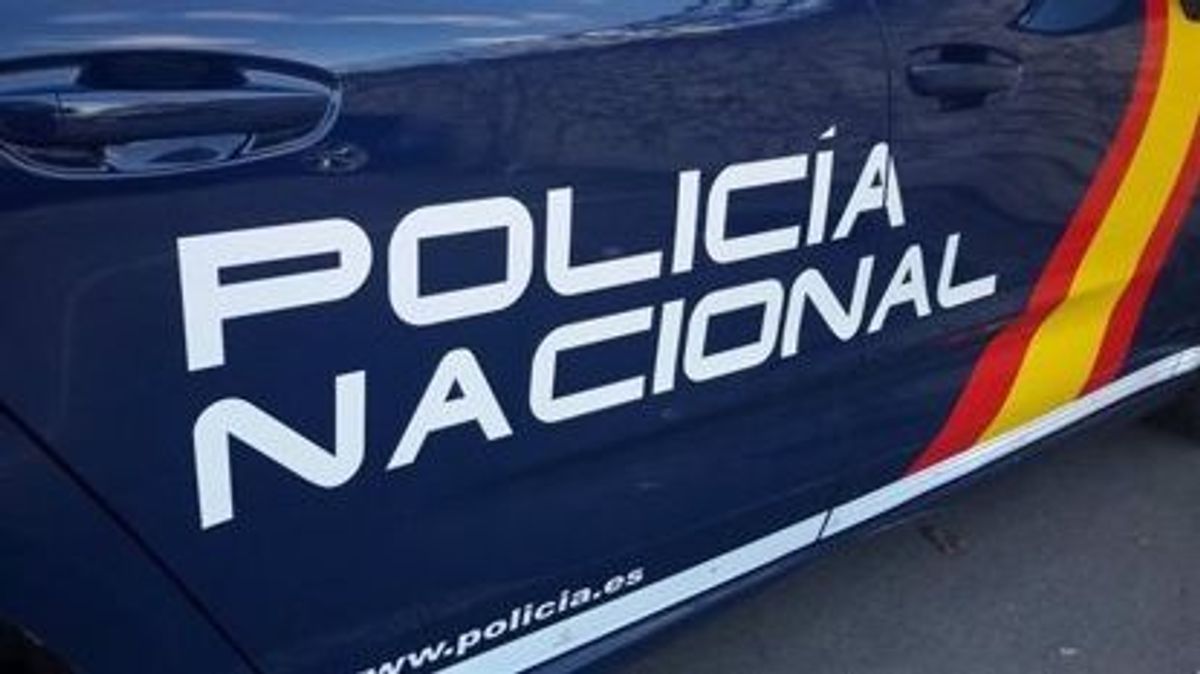 Muere una niña de dos años tras caerle encima la taquilla de un supermercado en Málaga