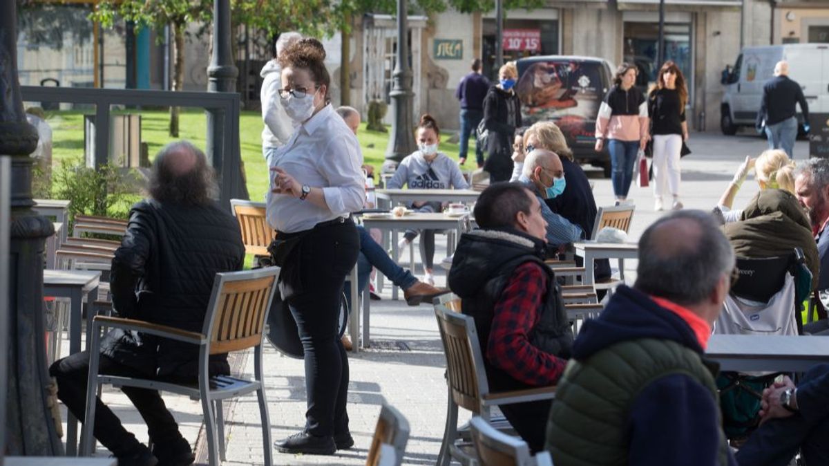 Clientes en una terraza de Lugo. Clientes en una terraza de Lugo.