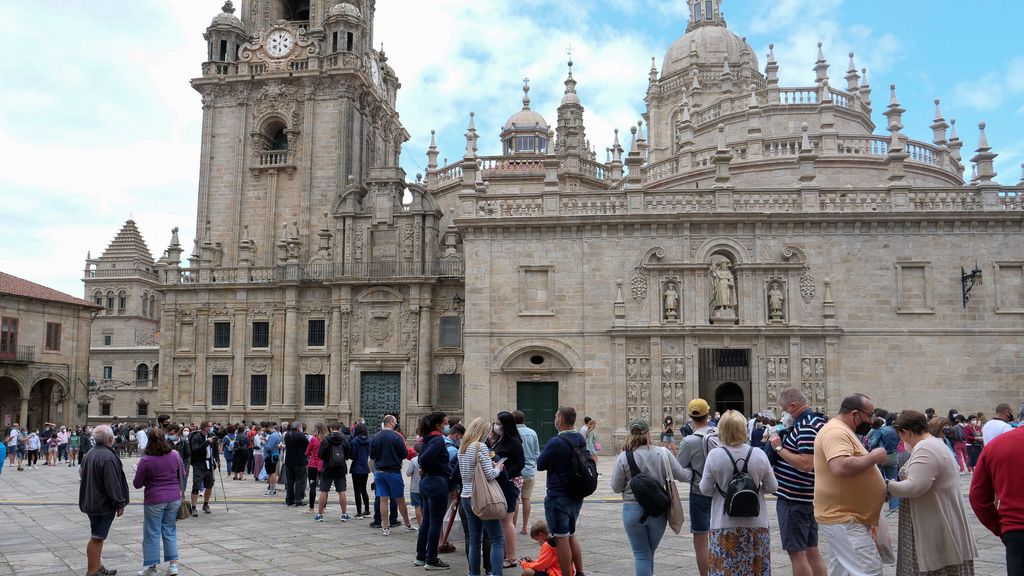 Cola de turistas para entrar en la Catedral