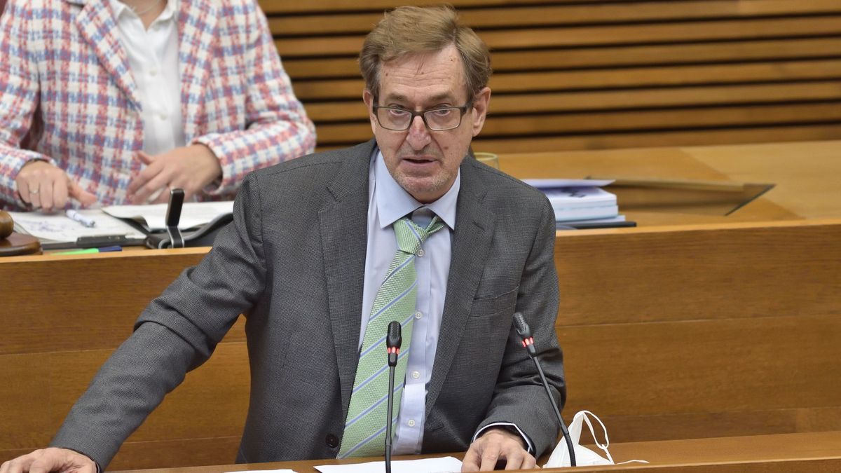 El nuevo conseller de Sanidad valenciano se compromete a impulsar la presencialidad y a acabar con la "confrontación" El nuevo conseller de Sanidad valenciano se compromete a impulsar la presencialidad y a acabar con la "confrontación"