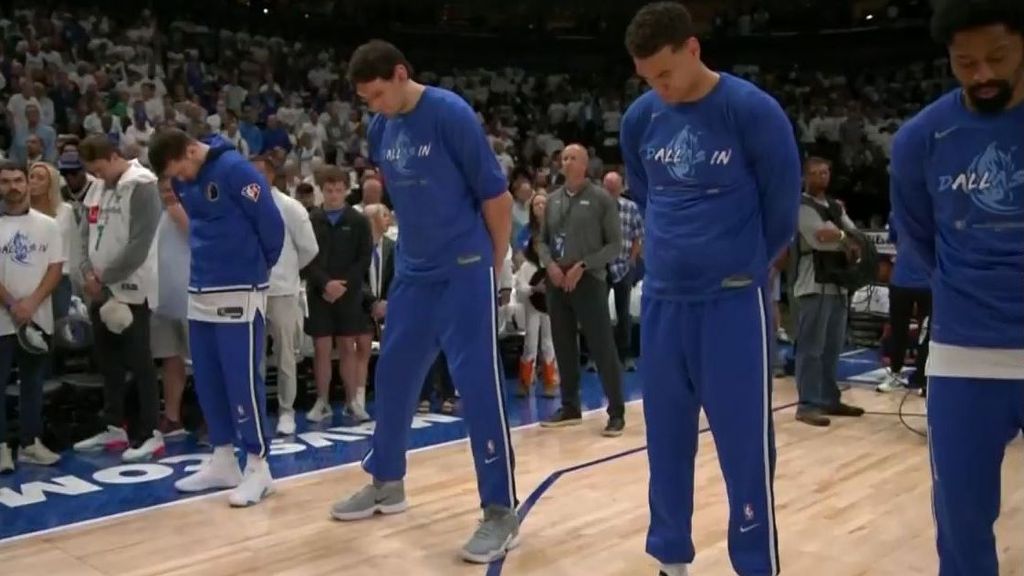 Emotivo minuto de silencio en un partido de la NBA en Dallas por la matanza de Uvalde