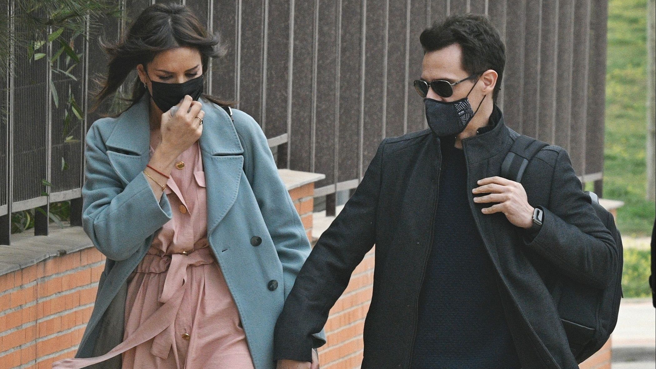 Patricia Pardo y Christian Gálvez paseando su amor